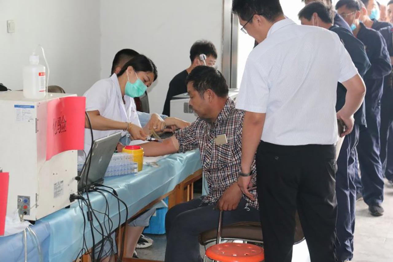 从健康体检到暖心护航 工厂为生产员工构筑职业健康防线